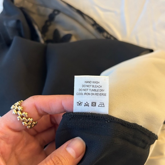 NWOT Lovers + Friends Katrina Crop Top (S) - Picture 8 of 13